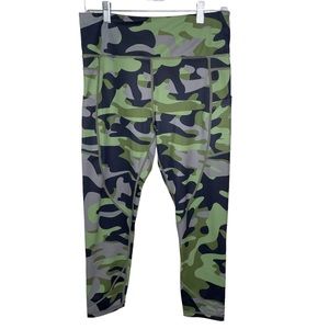 Zyia Active Women’s Green Camo Pocket Light n Tight Hi-Rise Leggings Size 12